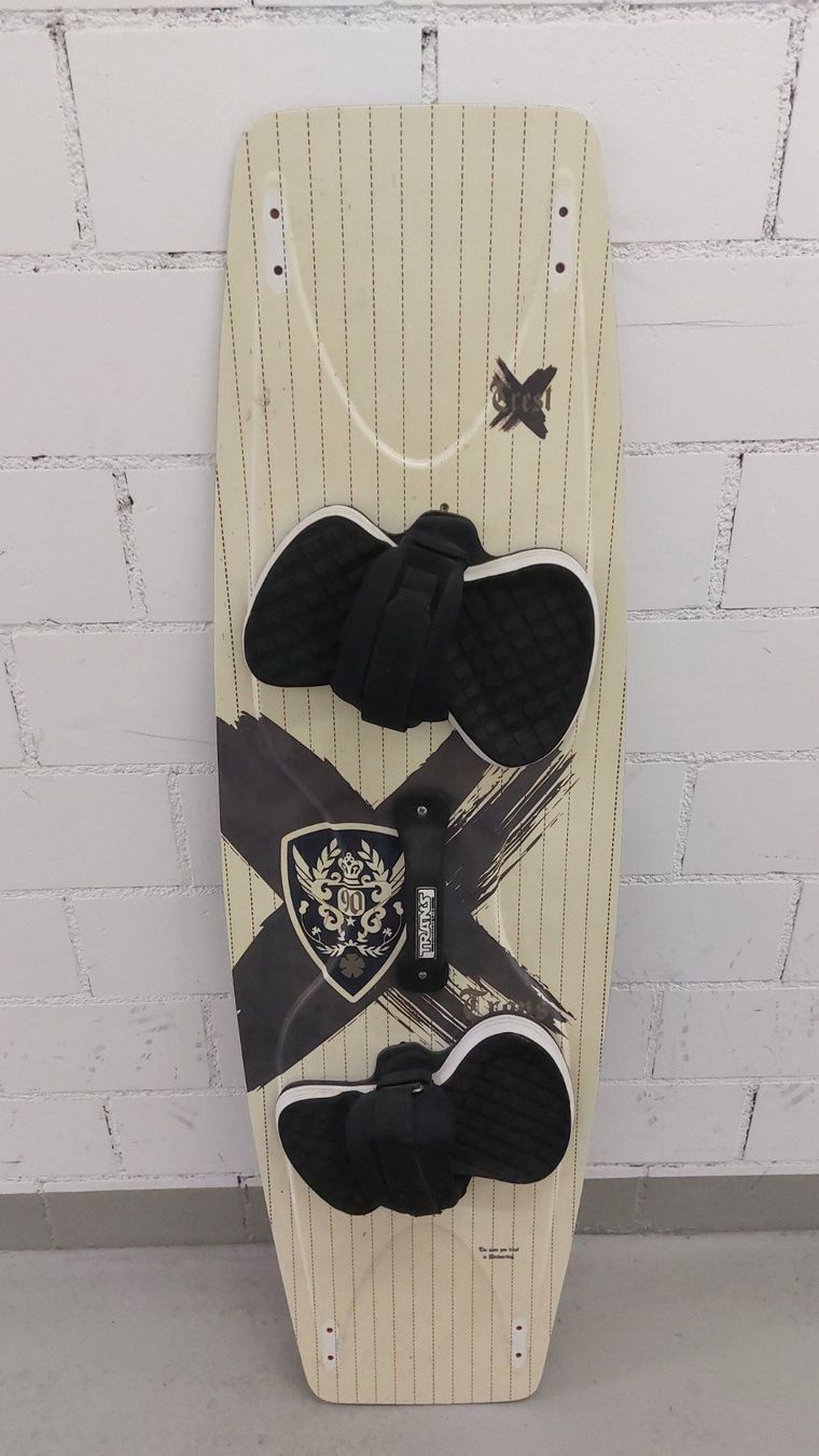 Tavole da surf e di nuoto: Kiteboard mit Bindung und Handle – Usato da Chur venduto da rushboard