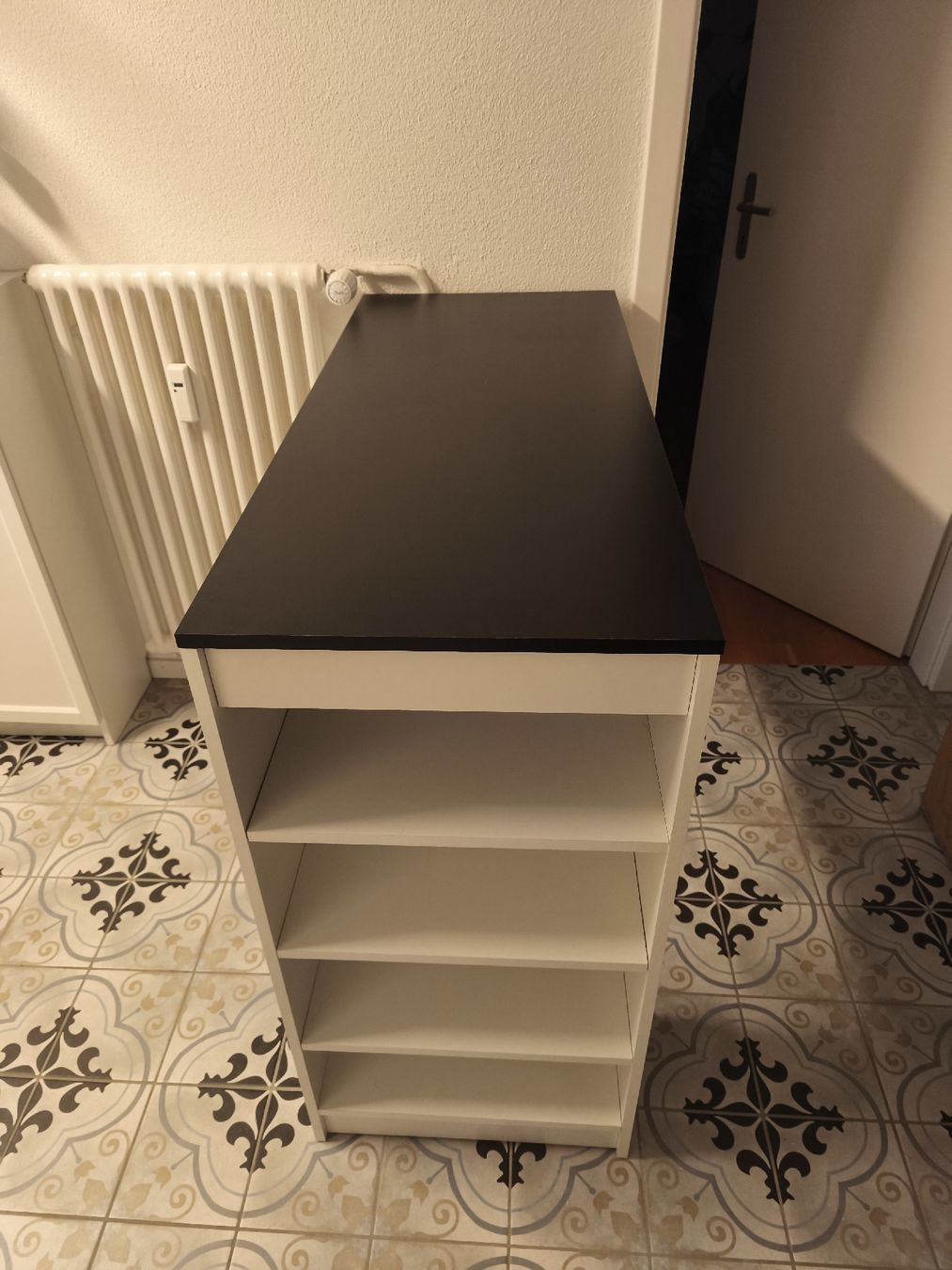 Tische: Bartisch Modell: Aravis temeahome weiss/schwarz – Gebraucht aus Winterthur von Philips_stuff 1