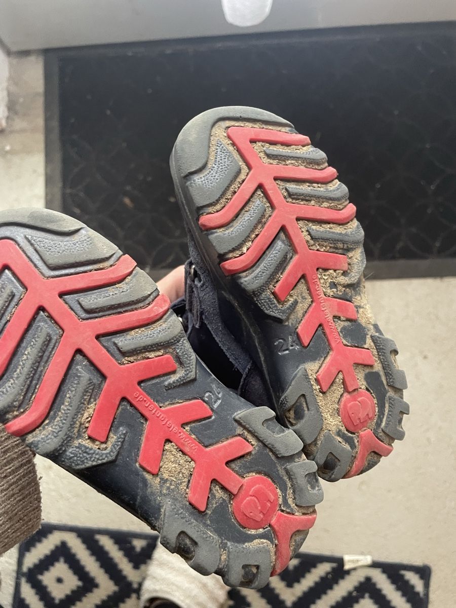Elefanten Schuhe für Jungen: 3 Schuhe in Grösse 24 – Gebraucht aus Rheinklingen von Wandita 1