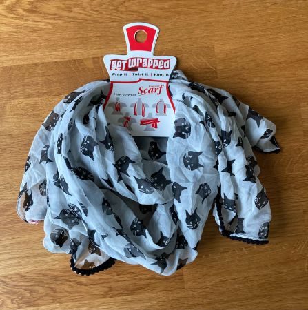 "Get Wrapped" Schal mit Katzenmuster, neuwertig!