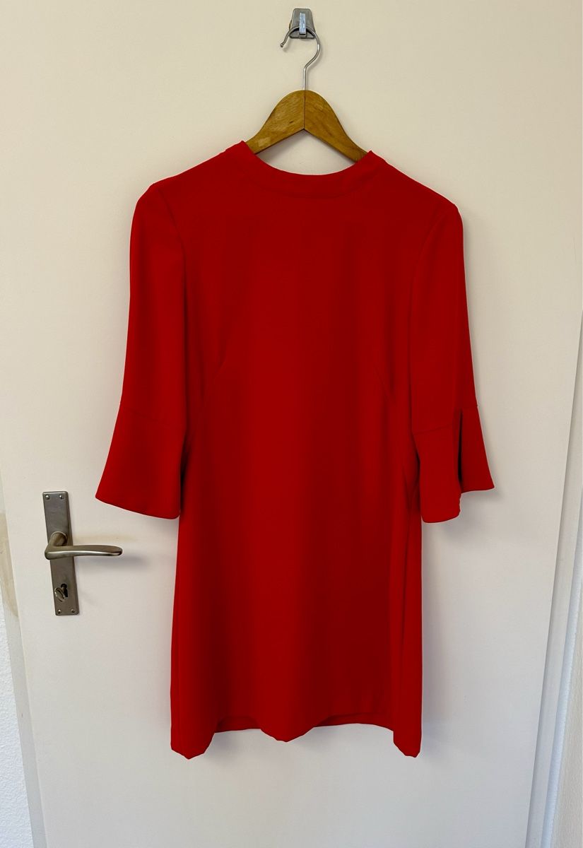 H&M Kleider: Elegant Red Dress H&M size 38 – Gebraucht aus Kilchberg ZH von kku_pv69