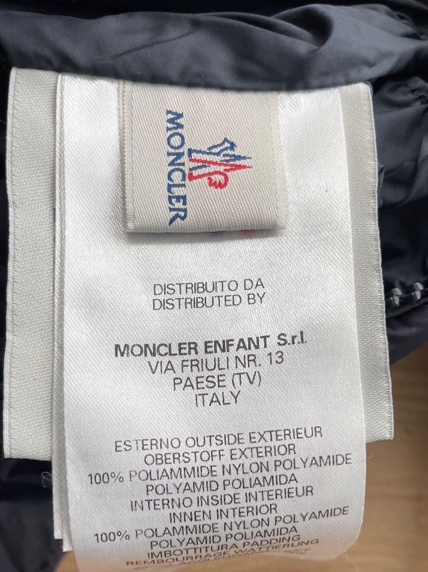 Moncler Giacche & Cappotti: Combinaison hiver bébé Moncler avec fourrure – Usato da La Chaux-de-Fonds venduto da Kent_walker 1
