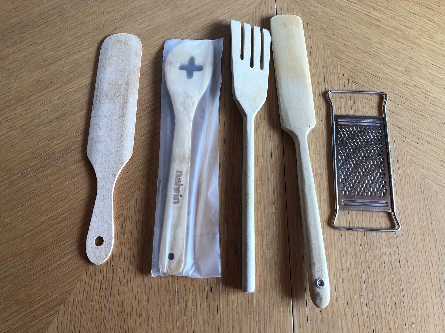 Elettrodomestici da cucina: 5 tlg.Küchenhelfer Set / Holz – Usato da Schübelbach venduto da Dolly990_2 1