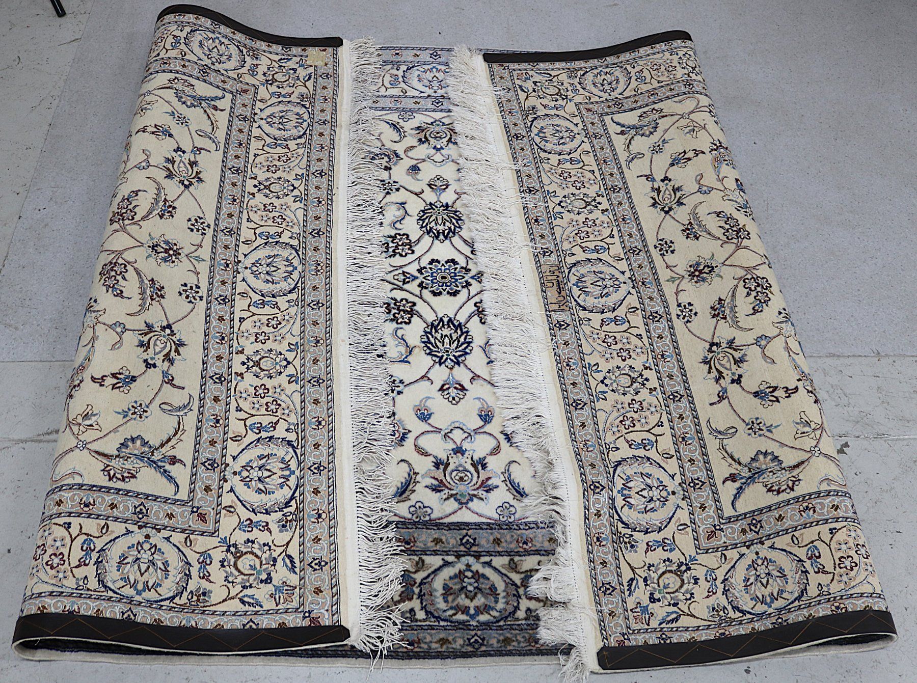 Teppiche: Teppich mit Blumenmuster – Gebraucht aus Volketswil von brockipfannenstil 6