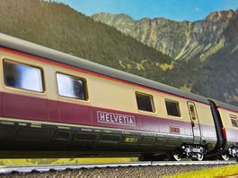 Roco __ 7 tlg. Dieseltriebzug TEE __ HELVETIA __ AC Spur H0
