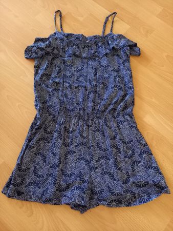 Kurzer Jumpsuit in dunkelblau/weiss gemustert, Grösse 40