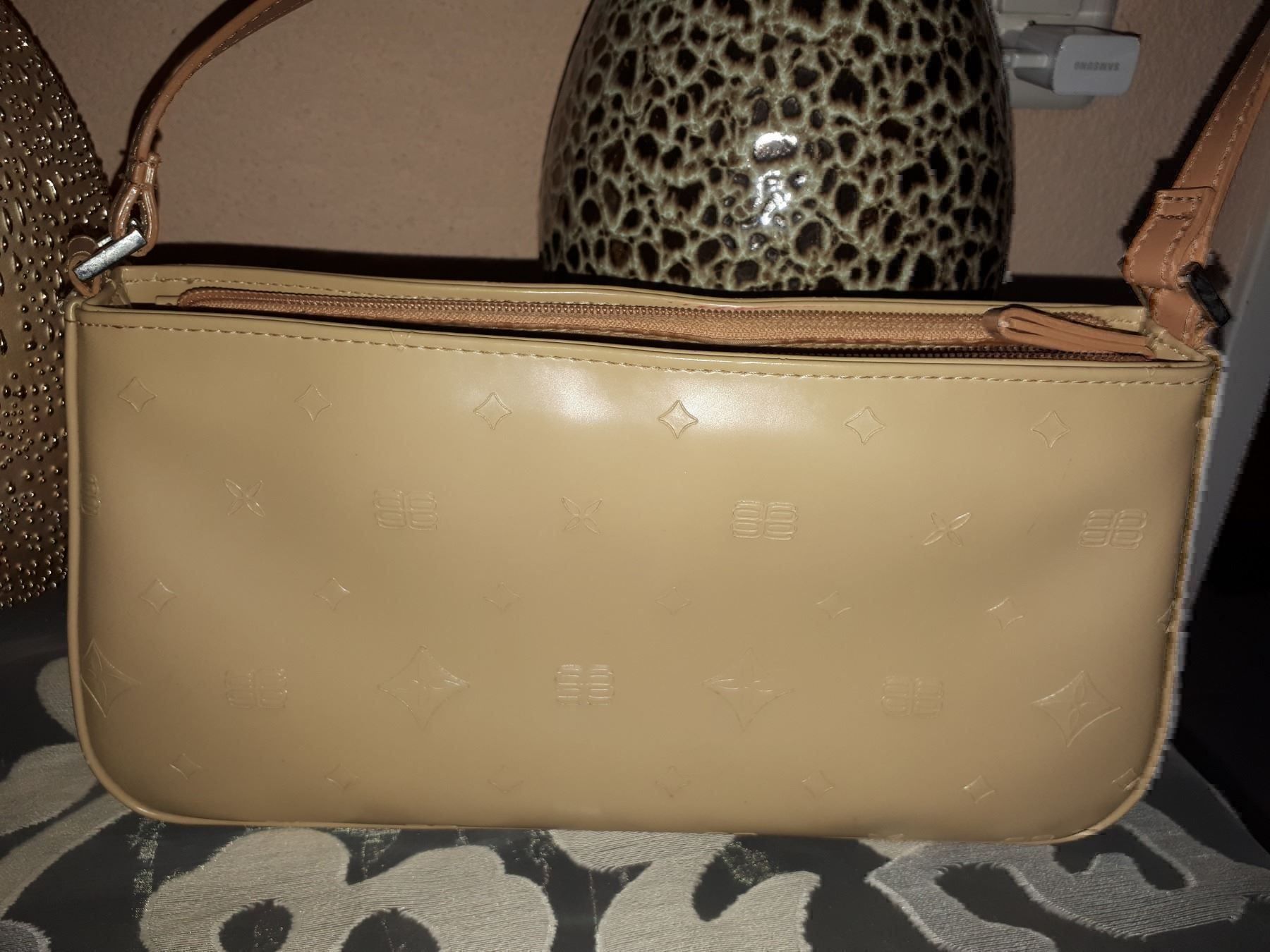 Borse da donna: Kleine Tasche Clutsch Beige – Usato da Würenlos venduto da fanfan67
