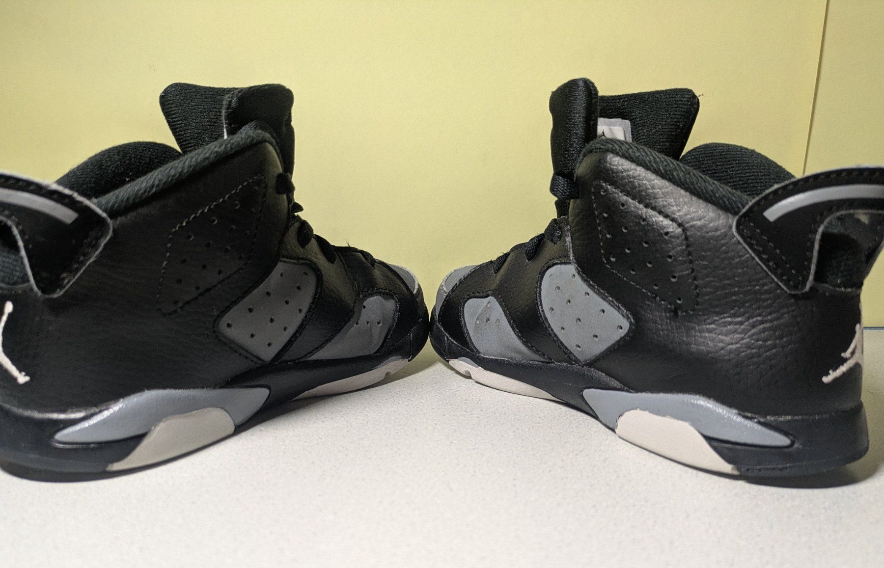 Jordan Scarpe da uomo: Air Jordan 6 Retro Black Grey Gr. 27 – Usato da Bubikon venduto da el-ectronico 2