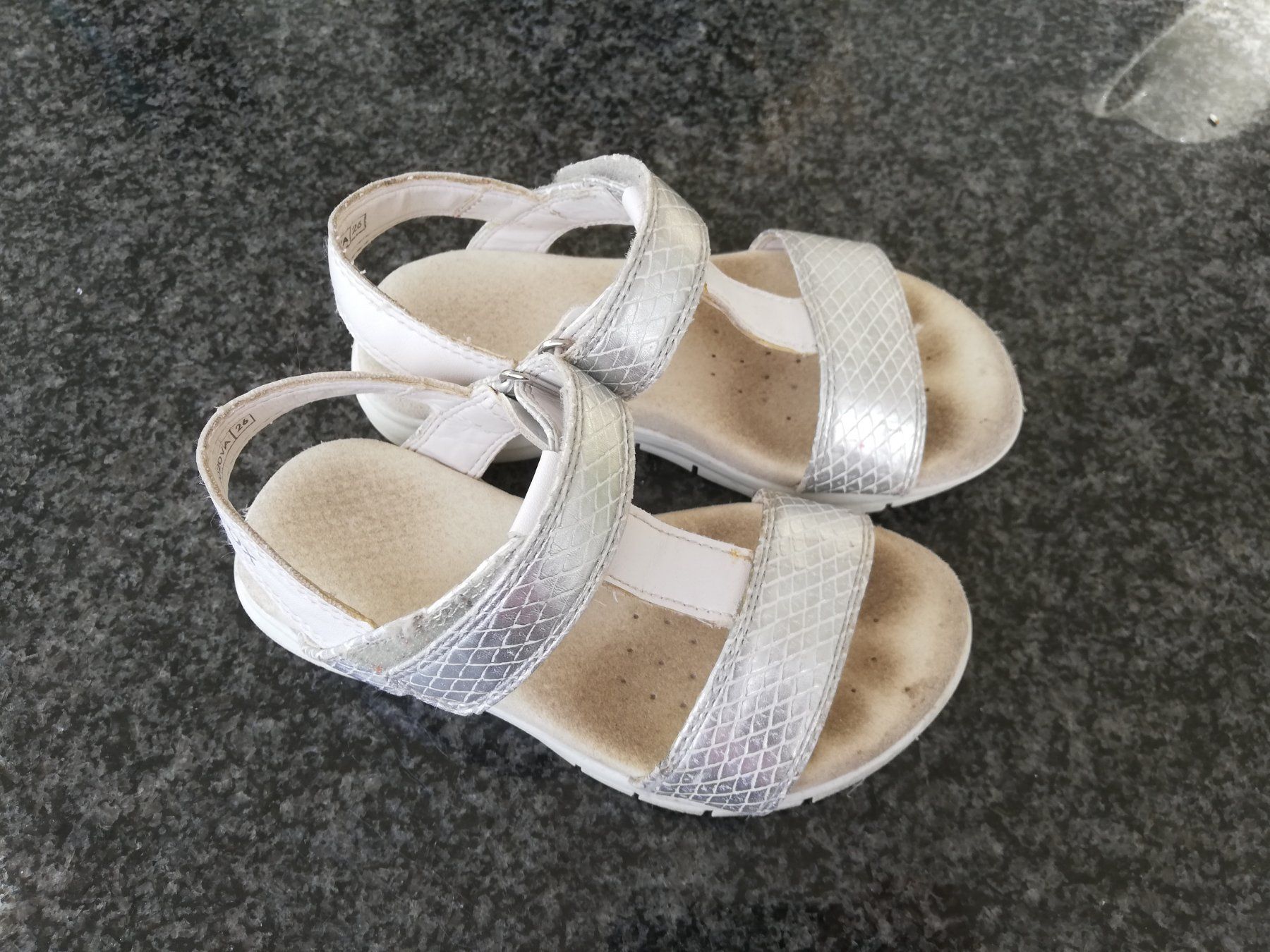 Geox Scarpe per ragazze: GEOX Sandale Gr 26 – Usato da Bünzen venduto da nagyagi111mail