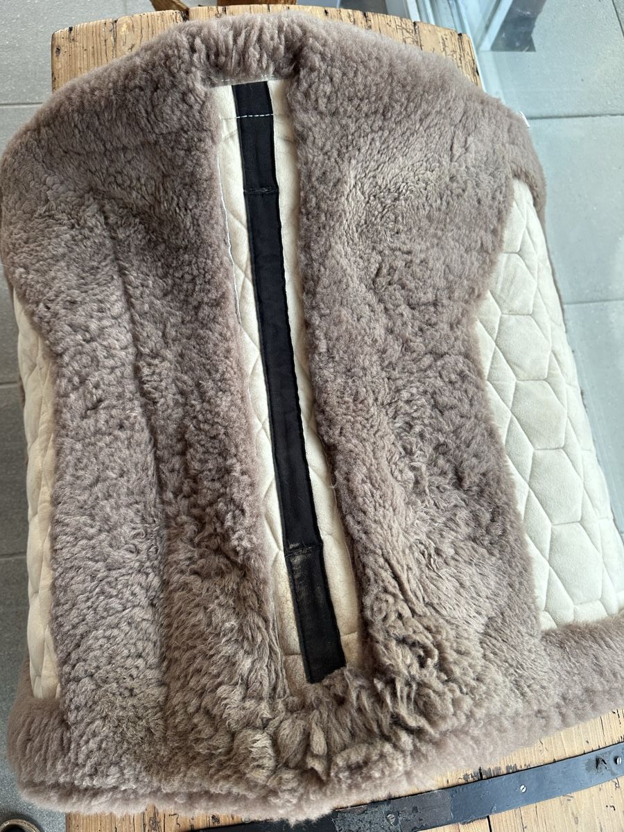 Decken & Deckenzubehör: Lammfellschabracke DR / L – Gebraucht aus Winkel von gice3 3