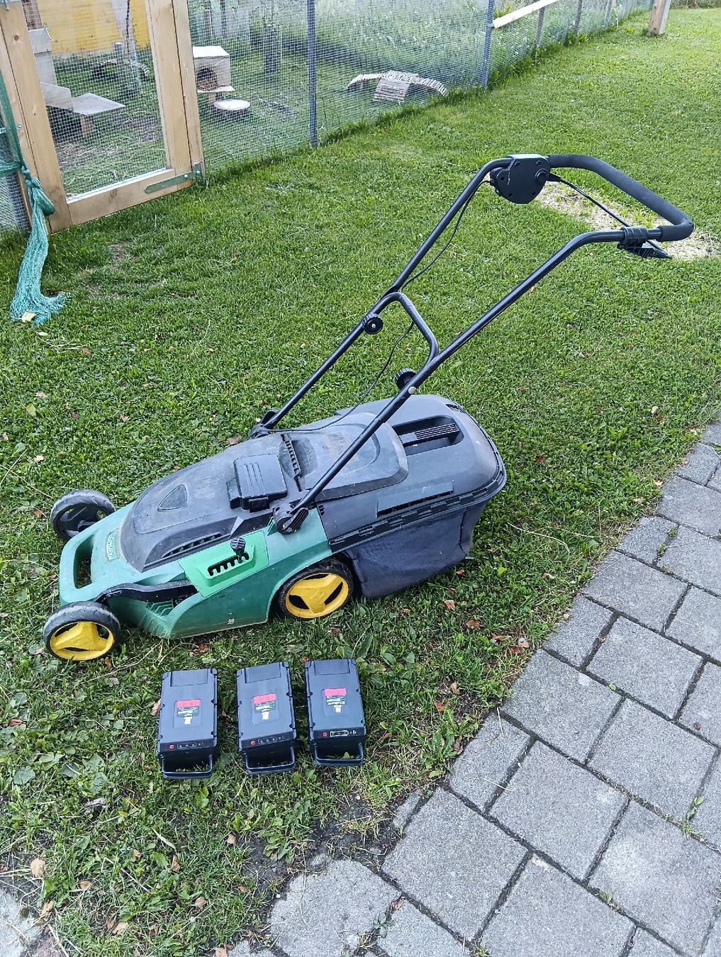 Tagliaerba: Akku Rasenmäher – Usato da Dreien venduto da mosliger
