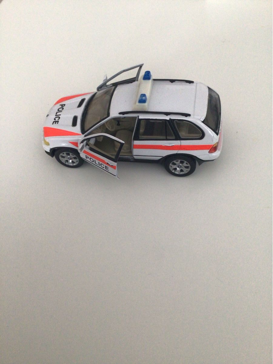 BMW Modellautos: Modellauto: Polizei Bern BMW X5 (nr.121) – Gebraucht aus Solothurn von PaLi1979 3