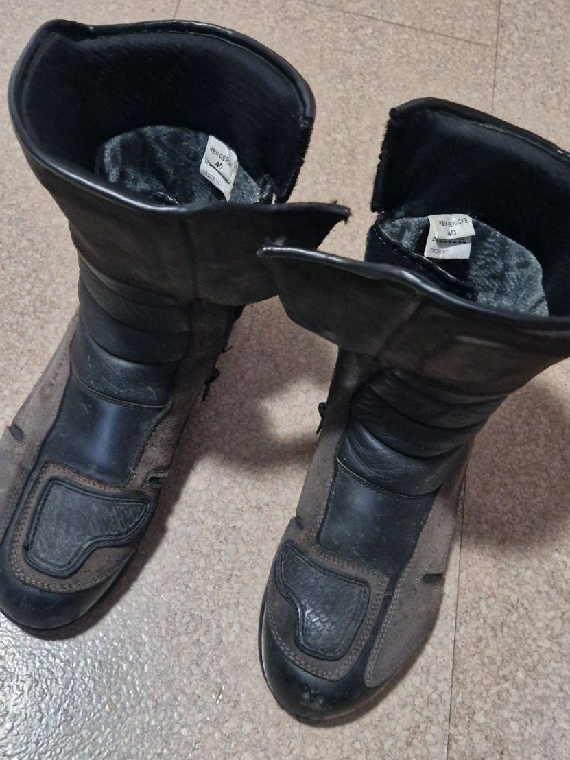 Scarpe da uomo: Motorradstiefel Grösse 40 – Usato da Winterthur venduto da rudolfonso