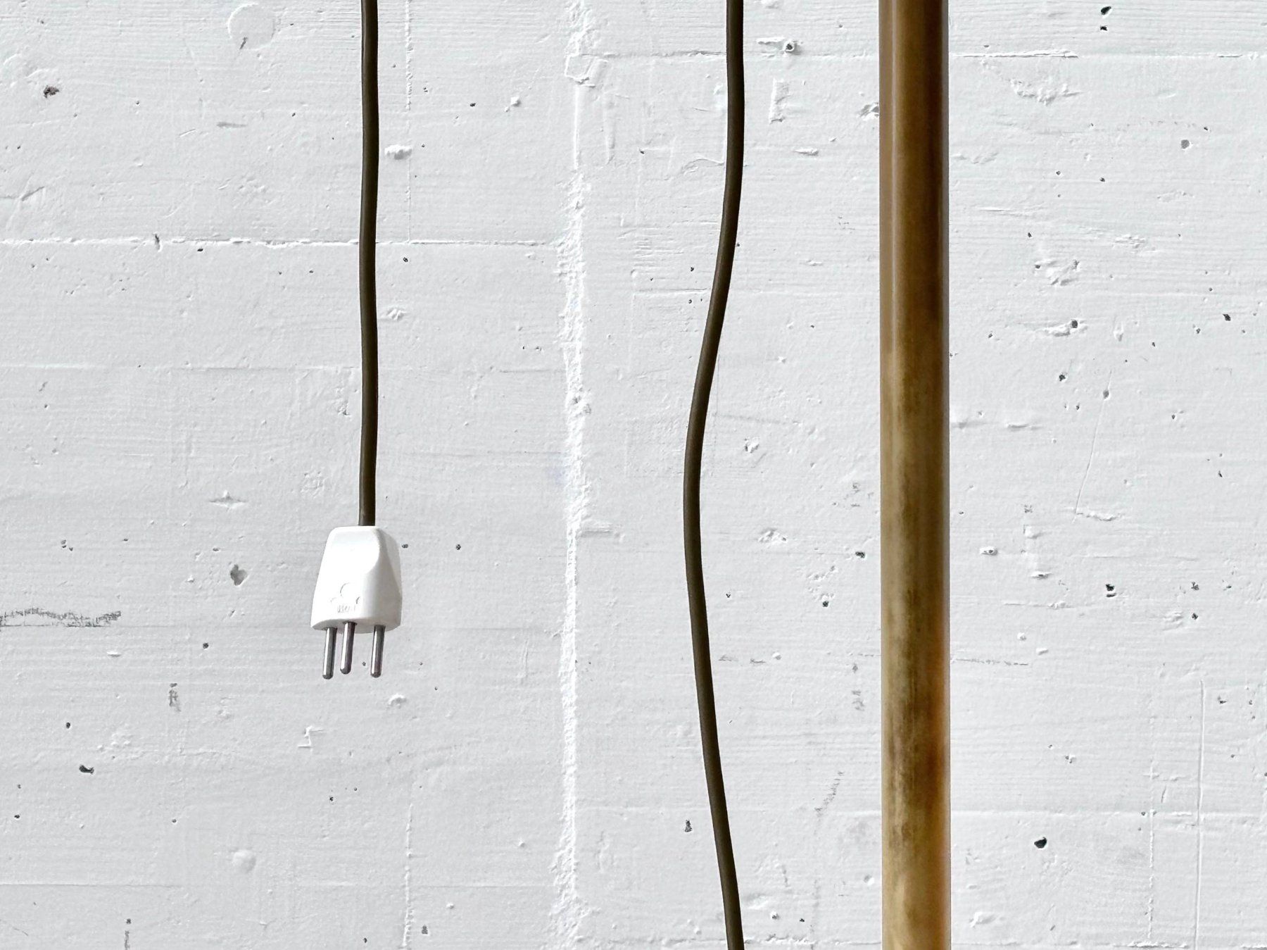 Lampade: Elegante Stehlampe aus Messing mit Textilschirm, 1990er – Usato da Zürich venduto da LeMoege 8
