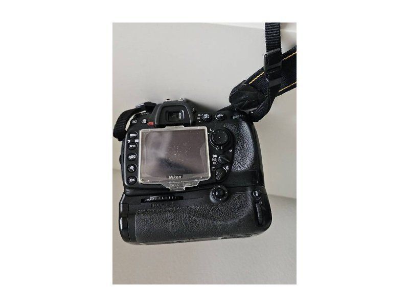 Nikon Fotocamera: NikonD300 mit Body MB-D10 – Usato da Rüti GL venduto da 4oops 1