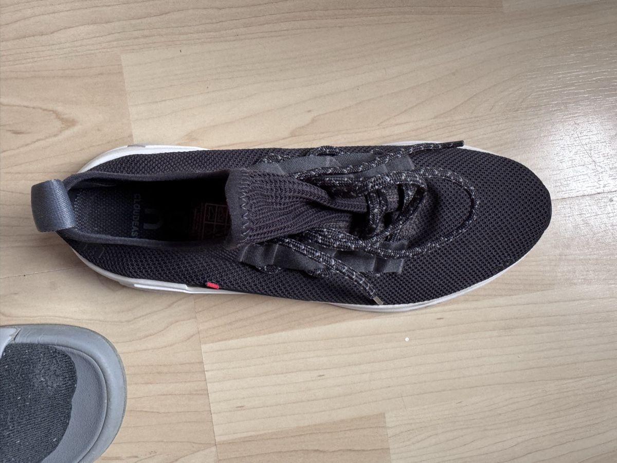 On Herrenschuhe: On Cloud Schuhe schwarz weiss Grösse 42 – Gebraucht aus Safenwil von vibabavi 1