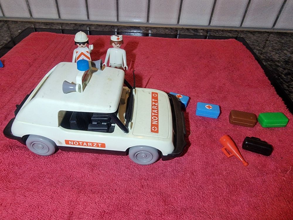 PLAYMOBIL GEOBRA 1976 NOTARZT AUTO SET Kaufen auf Ricardo