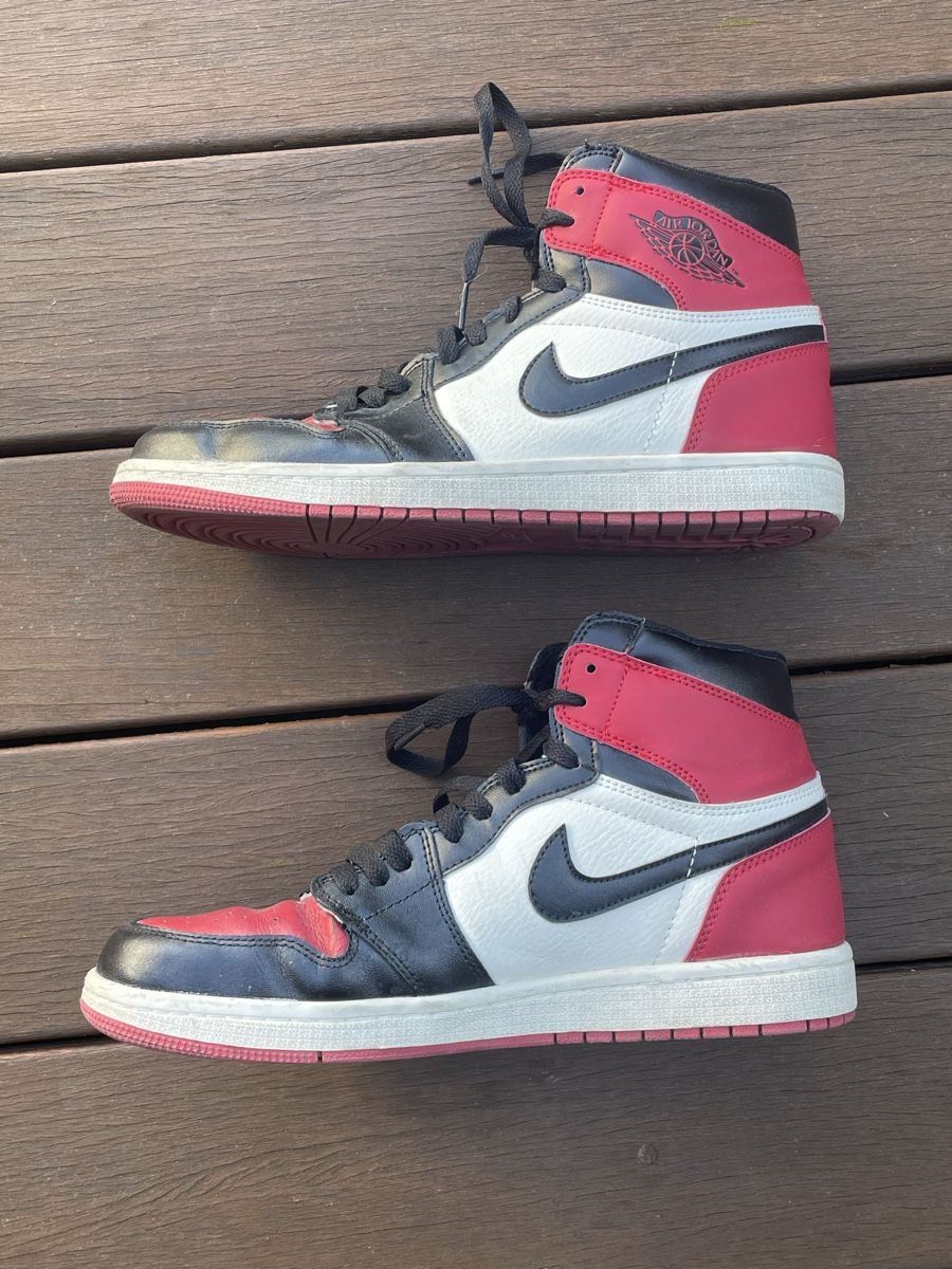 Jordan Herrenschuhe: Air Jordan 1 blanc et rouge 42.5 – Gebraucht aus Commugny von arm_7m7m 1
