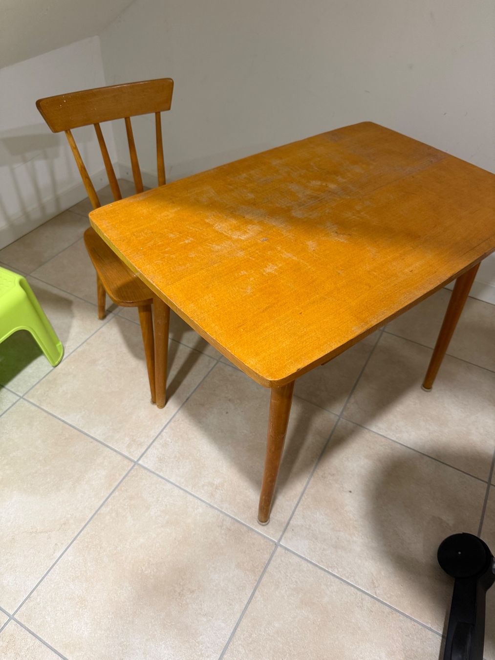 Tavoli: Table d’enfant – Usato da St-Sulpice VD venduto da mor_p5ml