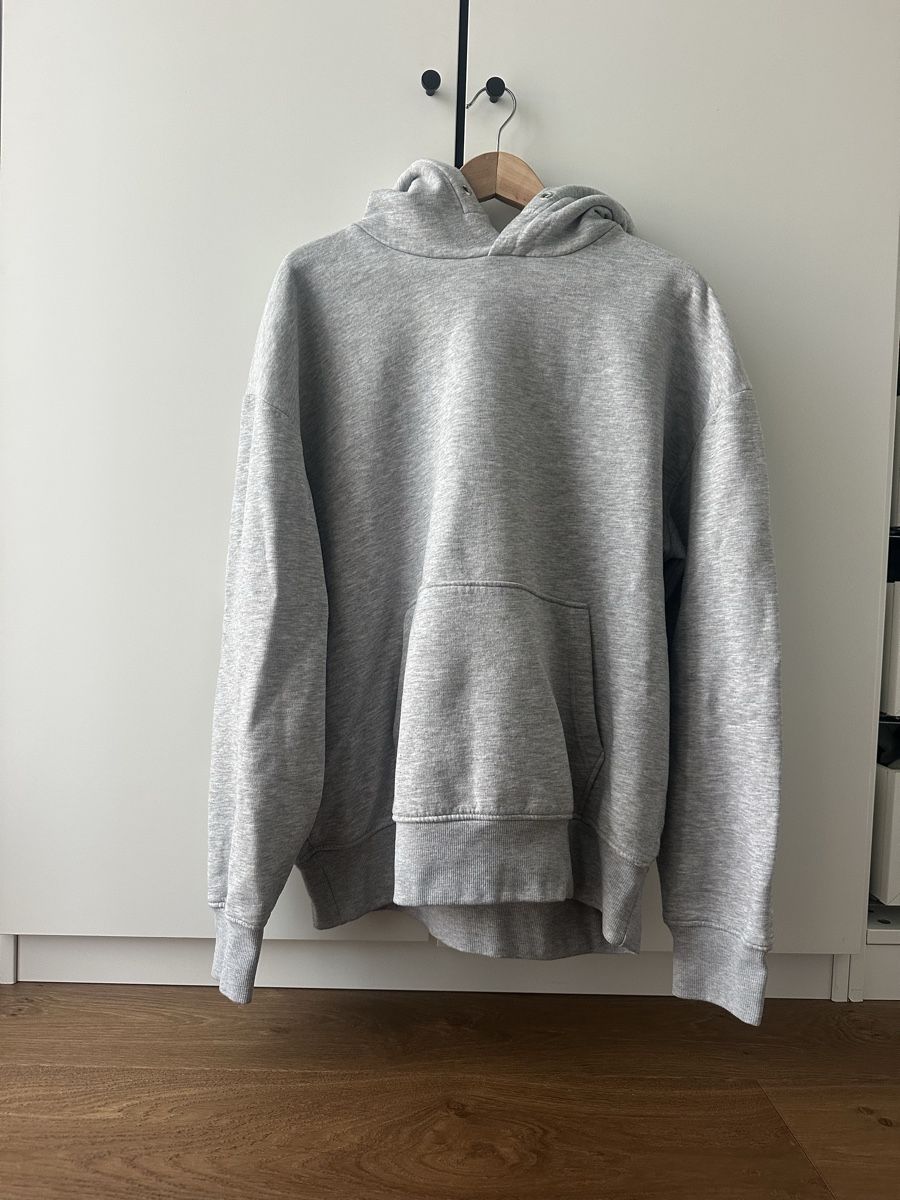 Maglioni & Felpe: Grey Hoodie – Usato da Münchwilen AG venduto da car_gv2z