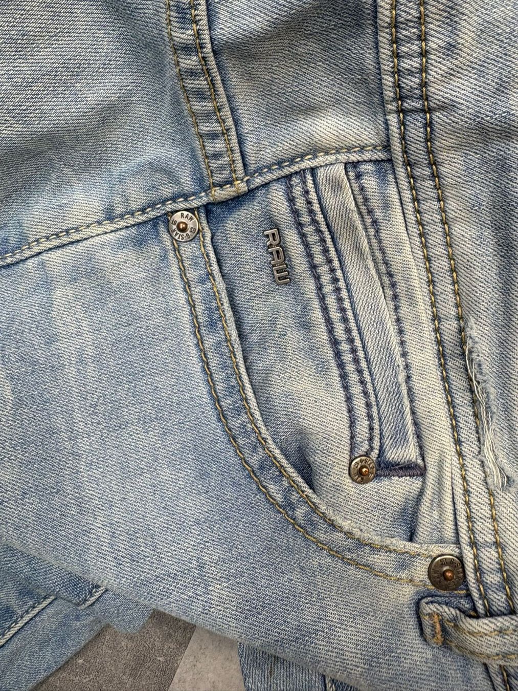 G-Star Jeans: Vintage G-Star Bootcut Flared Jeans (M) – Nuovo (secondo la descrizione) da Werdenberg venduto da hase.vintage 5