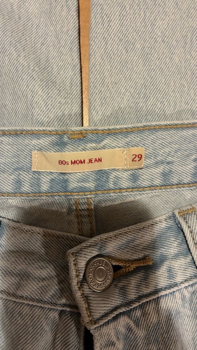 Jeans: Levi’s 80s Mom Jeans – Gebraucht aus Bern von jojoo.e 2
