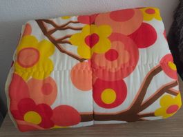 Original Vintage Steppdecke 70er Jahre – Retro Flower Power