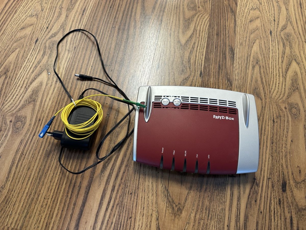 Fritz Modem & Router: Fritz!Box 7560 Router mit Glasfaseranschluss – Usato da Winterthur venduto da FreeZZa