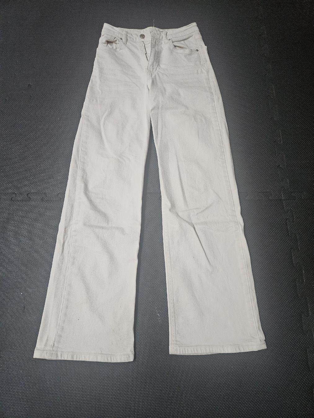 Tally Weijl Jeans: Weisse Jeans – D'occasion à Unterseen par Panini56