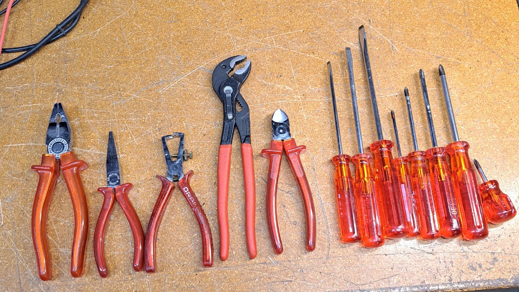PB Swiss Tools Tutti gli attrezzi: Werkzeugset PB / Knipex...diverse – Usato da Düdingen venduto da Ce68
