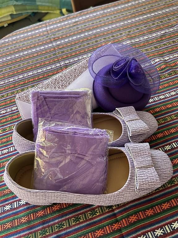 Scarpe da donna: Chaussure et accessoires 39 violet – Nuovo e nell'imballaggio originale da Plan-les-Ouates venduto da Kiss-bodolay