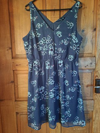 Vero Moda Sommerkleid Gr. L grau Blumenmuster frühlingshaft