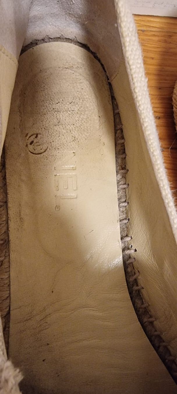 Chanel Scarpe da donna: Chanel Espadrilles Gr. 38 Beige/Schwarz – Usato da Frauenfeld venduto da Bounty40 3