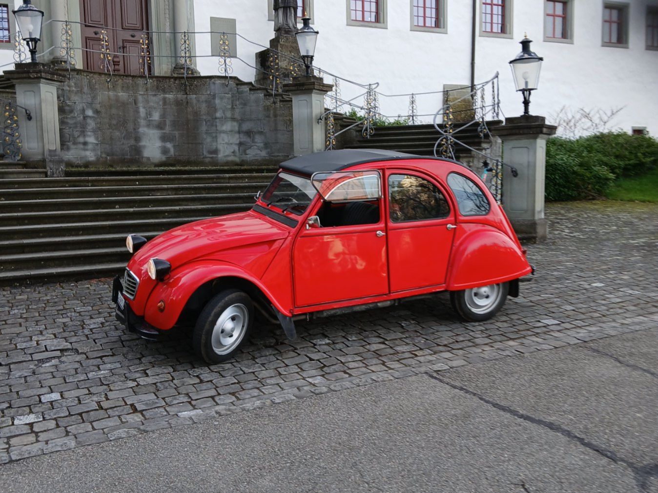 Citroën Automobili: Citroen 2CV 6 Spezial – Usato da Goldach venduto da huerlimann78