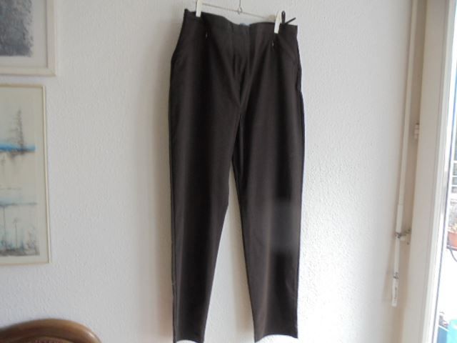 Pantaloni: Hose dunkelbraun Gr 21 – Nuovo (secondo la descrizione) da Hinwil venduto da Glasperlen 2