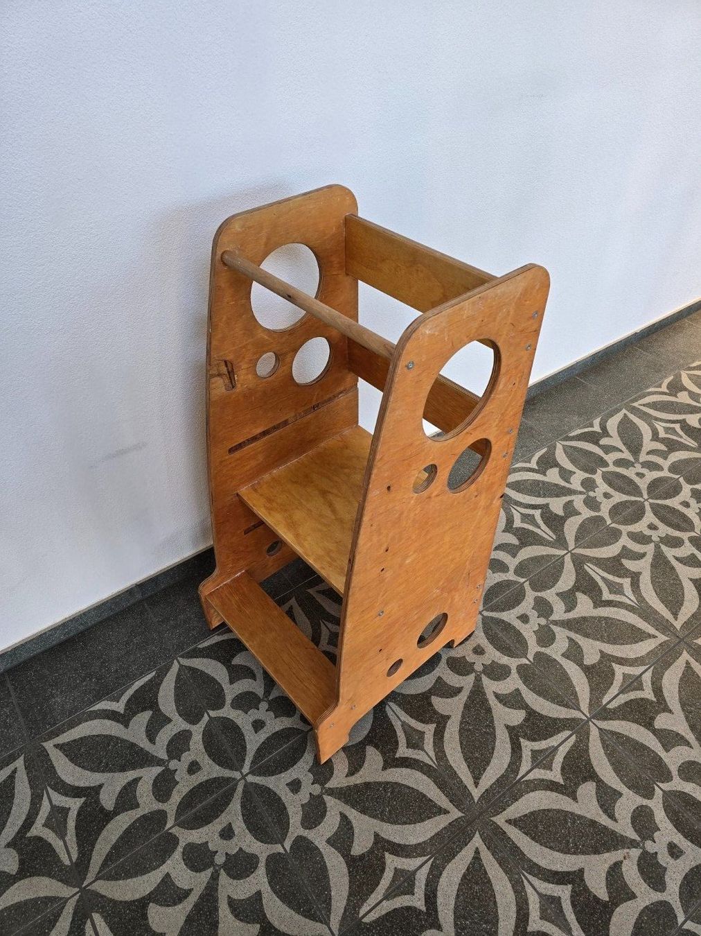 Hochstühle: Lernturm Kitchen Helper – Gebraucht aus Affoltern am Albis von ann_6bd6
