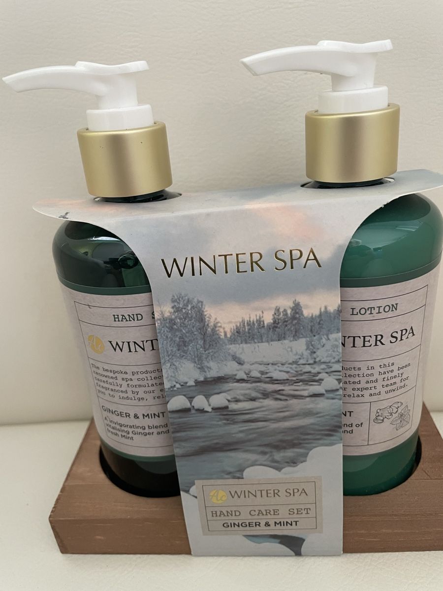 Sonstige Körperpflege: Handseife und Lotion originalverpackt – Neu und originalverpackt aus Rüti ZH von kar_xx9l