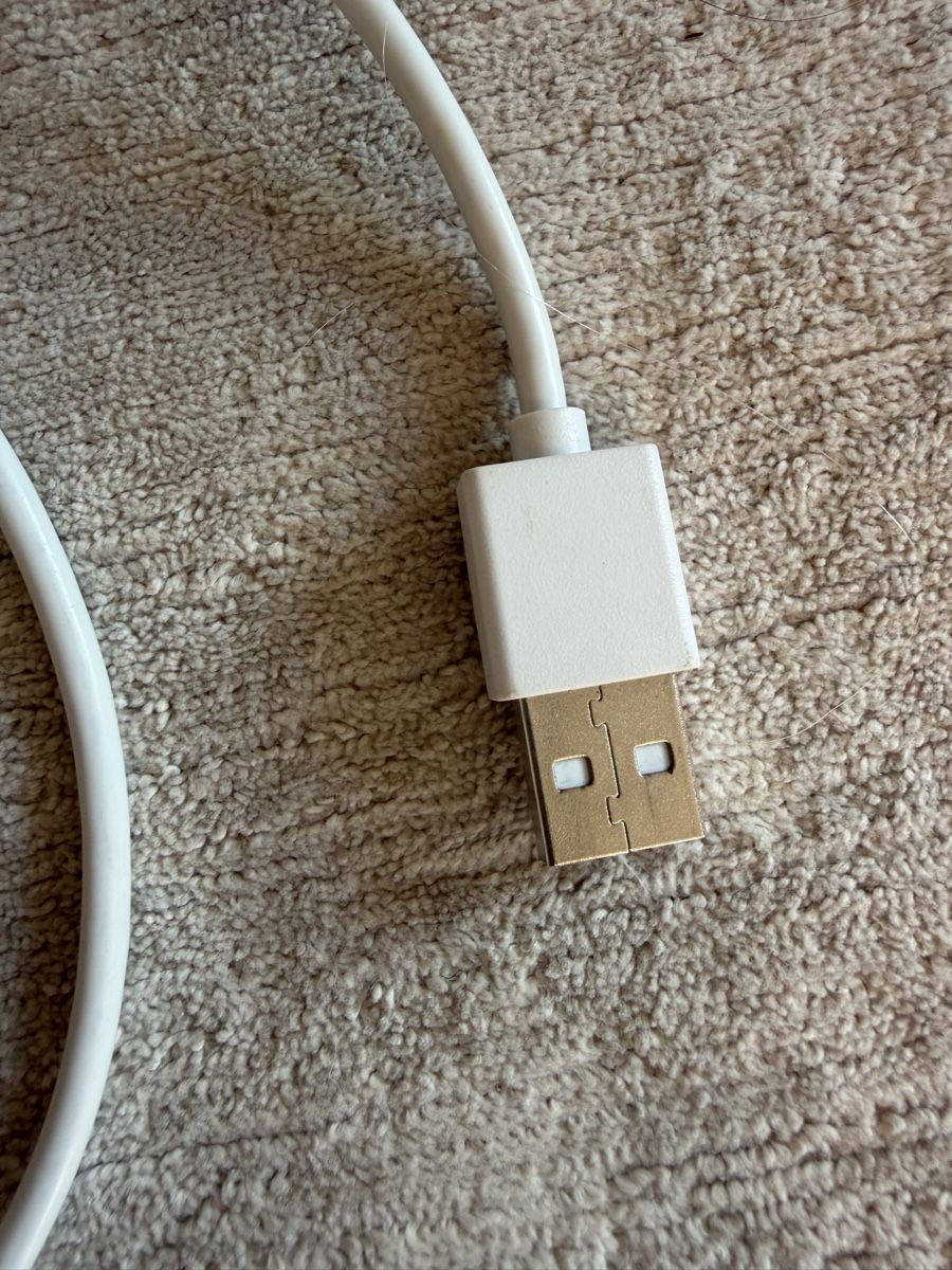 Cavi: Titre : Câble de recharge iPhone Lightning USB-A MTPAK 1650 – Usato da Lausanne venduto da Stephaniesdressing 3