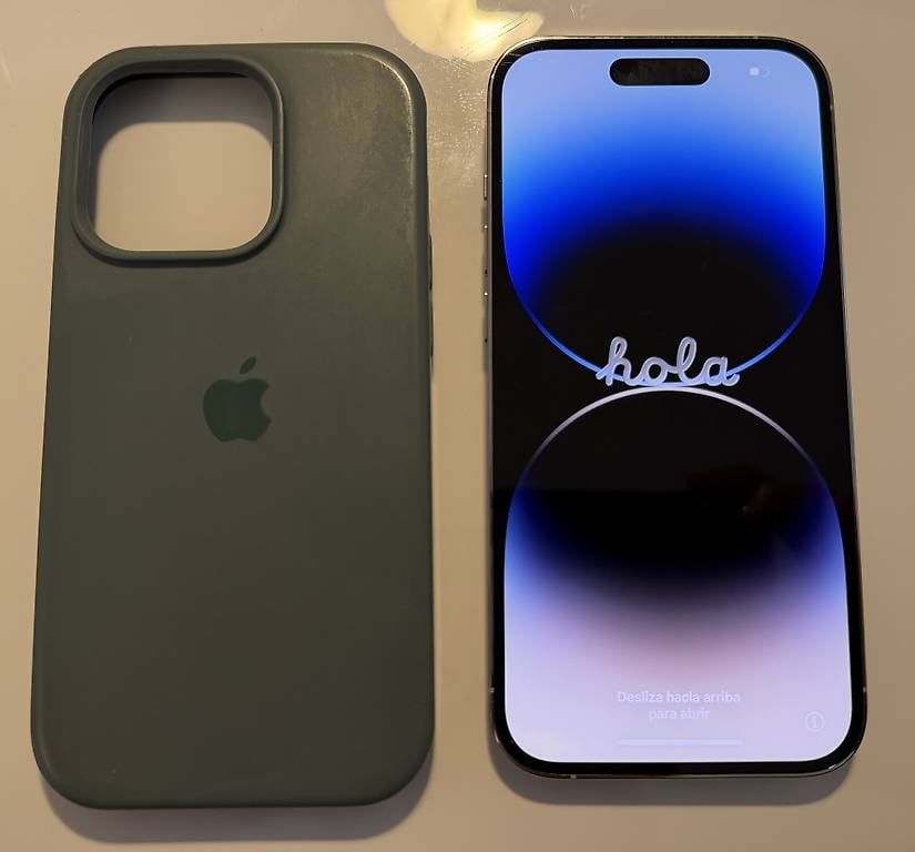 Handys / Smartphones: iPhone 14 Pro  256GB  Weiß  Original Apple Case inklusive – Gebraucht aus Baar von caterinabergmann 1
