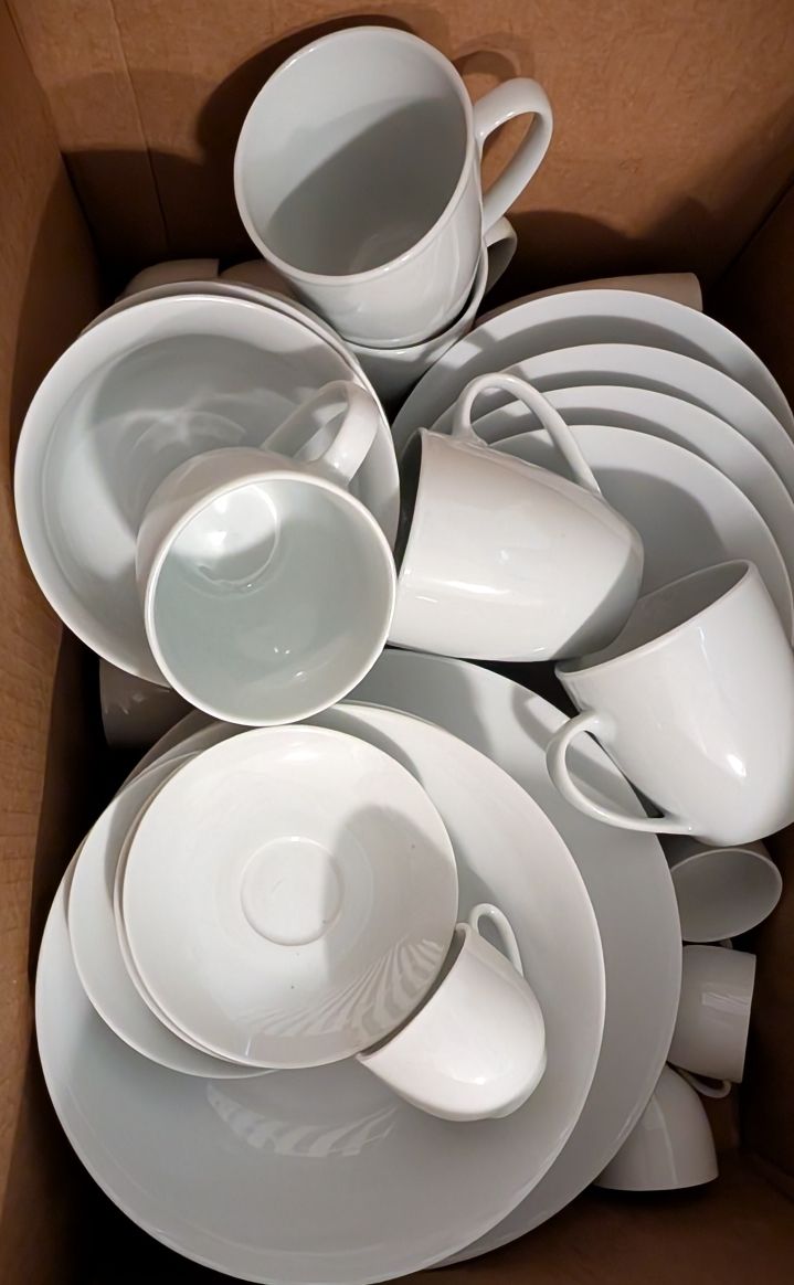Geschirrsets: Geschirr Set Weiss Teller und Tasse  – Neu (gemäss Beschreibung) aus Lommiswil von Marcev_25