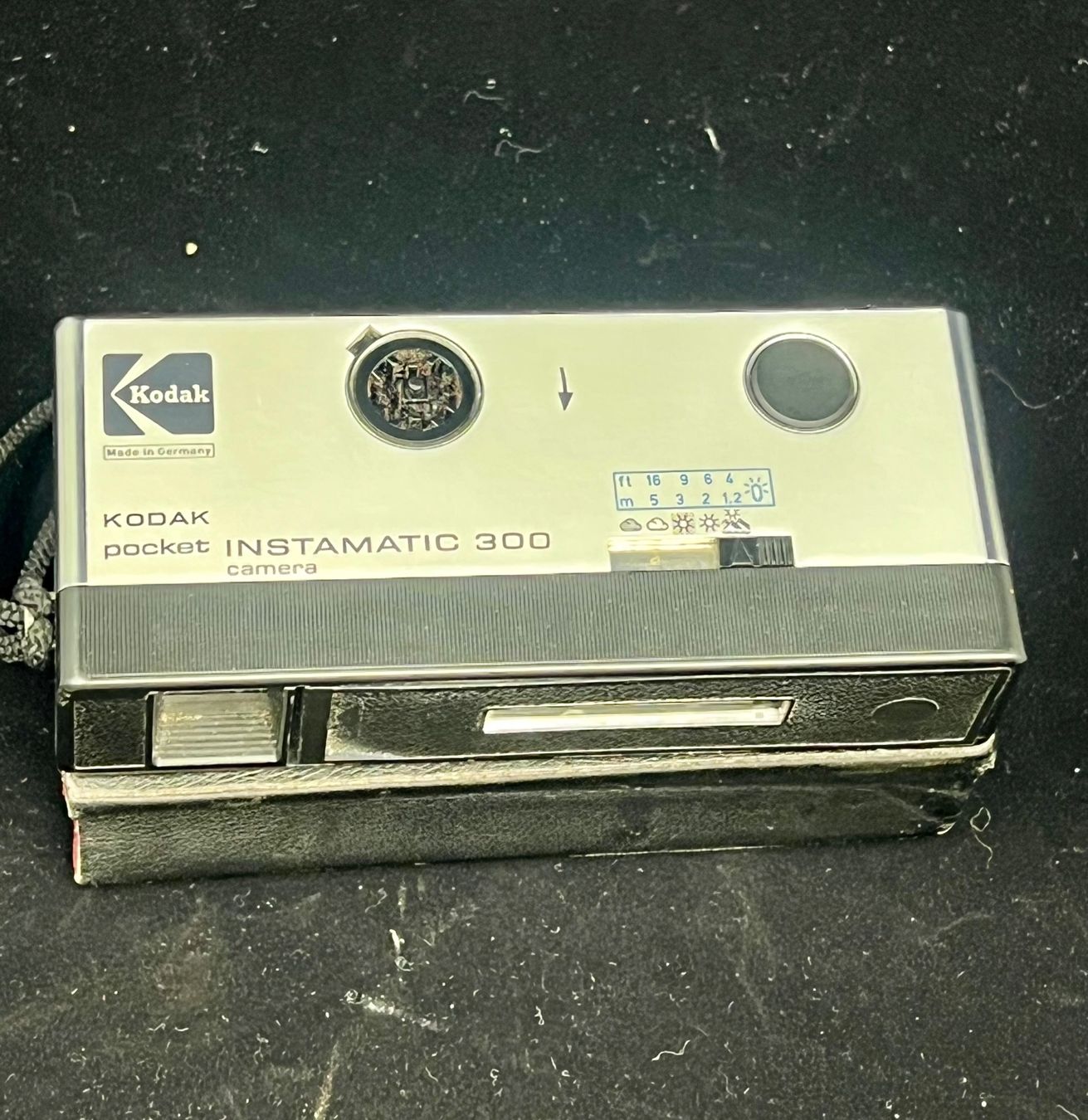 Kodak Fotocamera: Kodak Pocket Instamatic 300 avec housse – Usato da Sion venduto da ROBY_ROBY_ROBY 2
