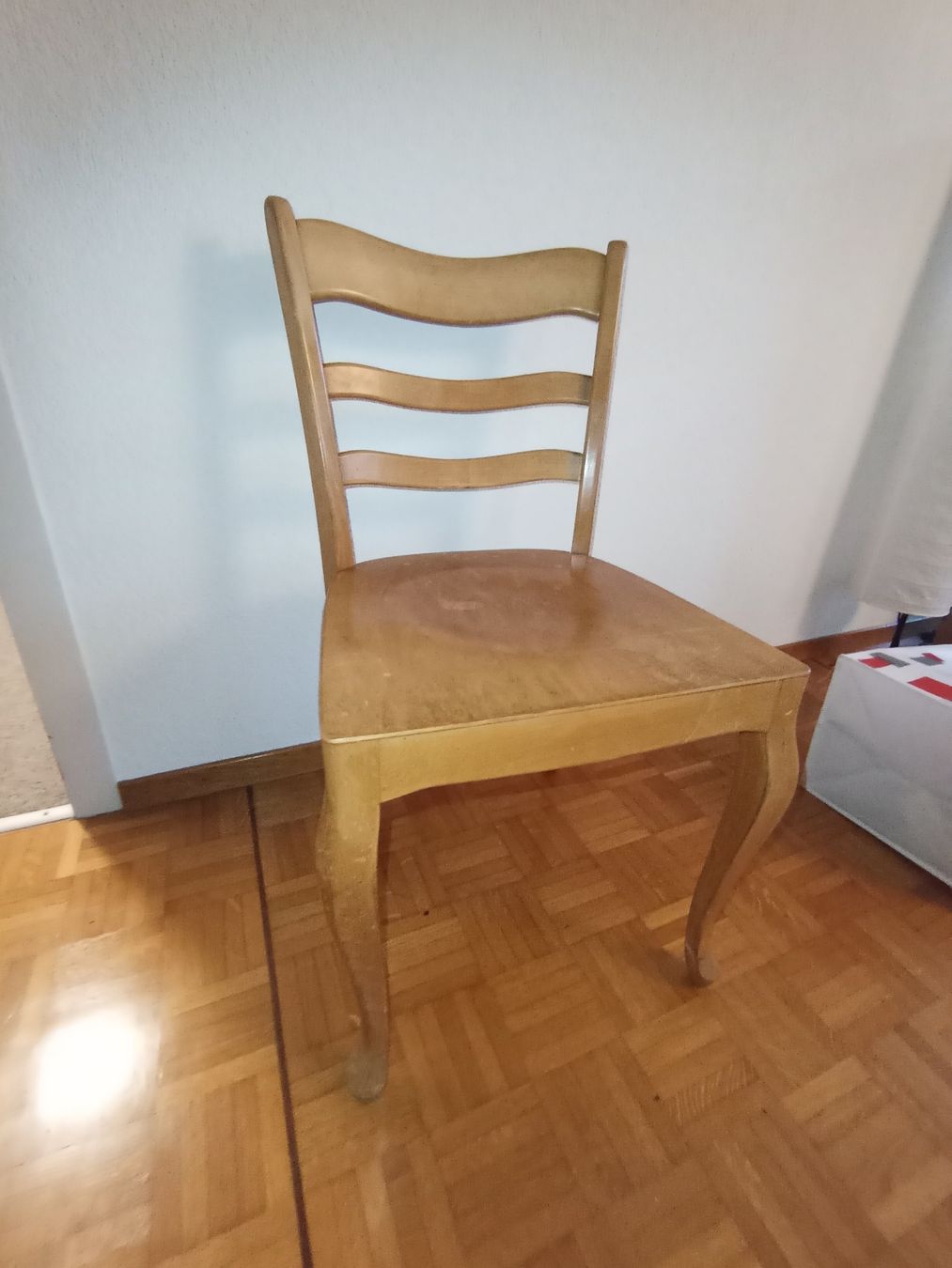 Sedie: Stuhl Holz  gebrauchter Zustand – Usato da Belp venduto da Guadalupe84