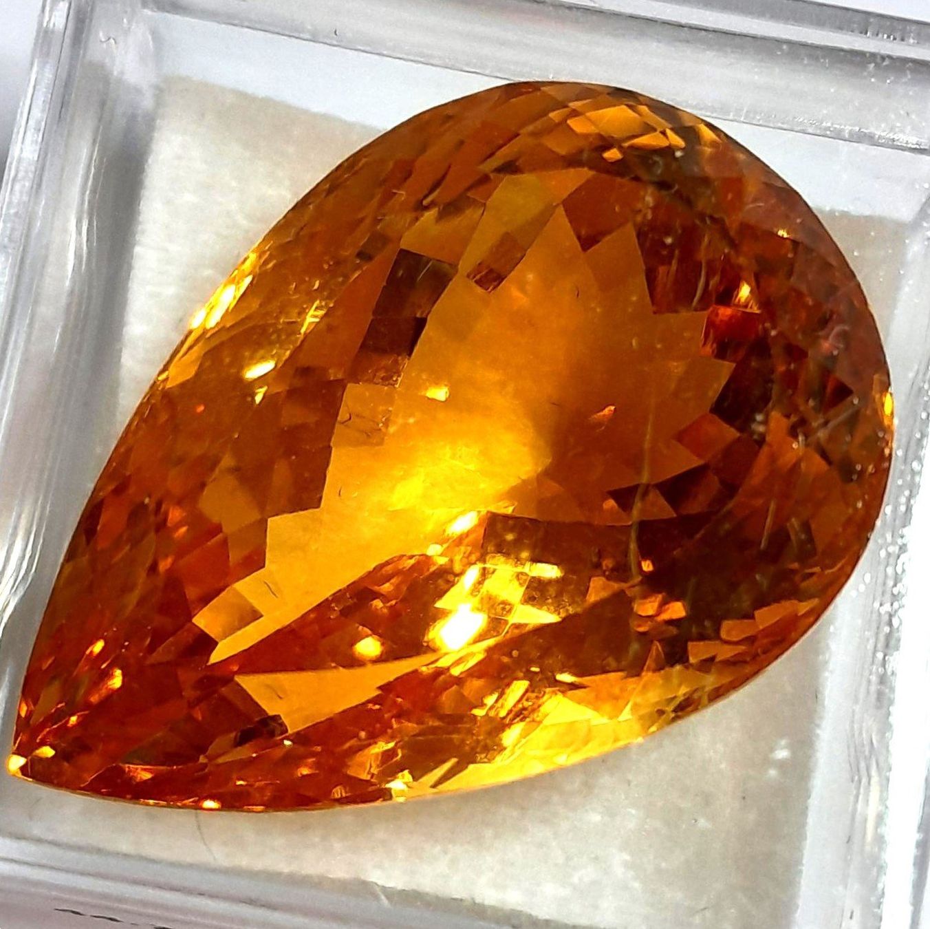 Edelsteine: Grande citrine 27.47 ct - Valeur 467.- Fr. – Neu (gemäss Beschreibung) aus Grimisuat von Valgem 2