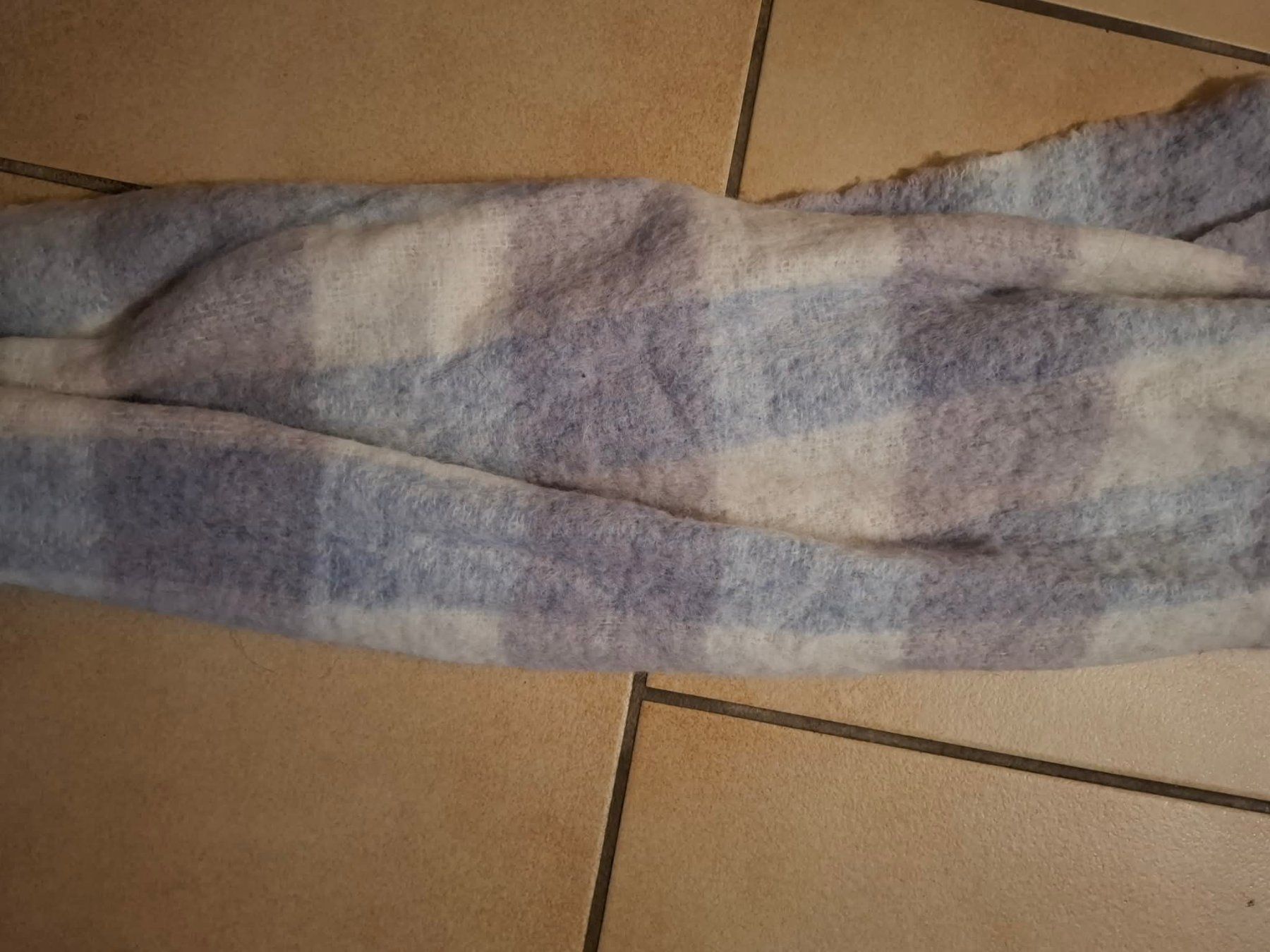 Sezane Foulard & Sciarpe: Echarpe Sézane "Louise" – Usato da Arnex-sur-Orbe venduto da kprt 2