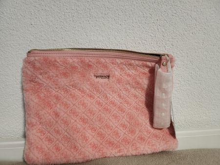 Guess Clutch