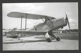 Foto Karte 1-motorig Brücker Jungmann Flieger auf Rollfeld
