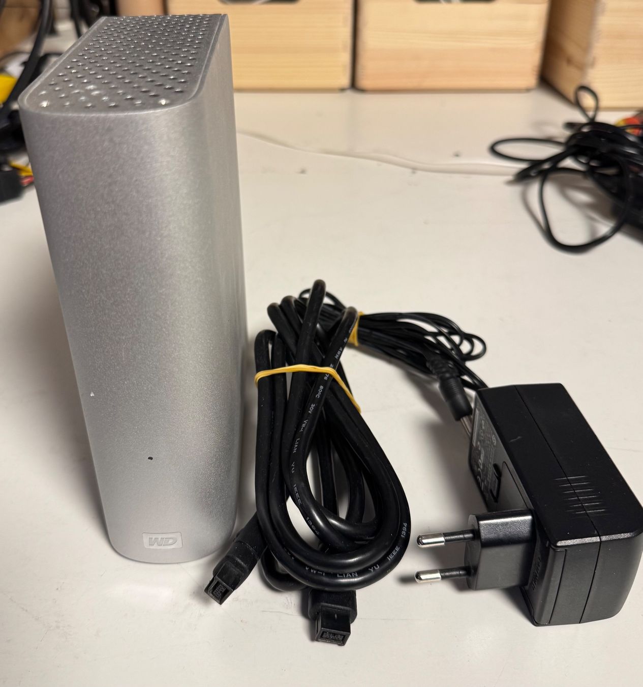 Western Digital Harddisks: WD MyBook Studio Mac, FW800 + USB2, 2 To – Gebraucht aus Chapelle (Glâne) von Lochinver