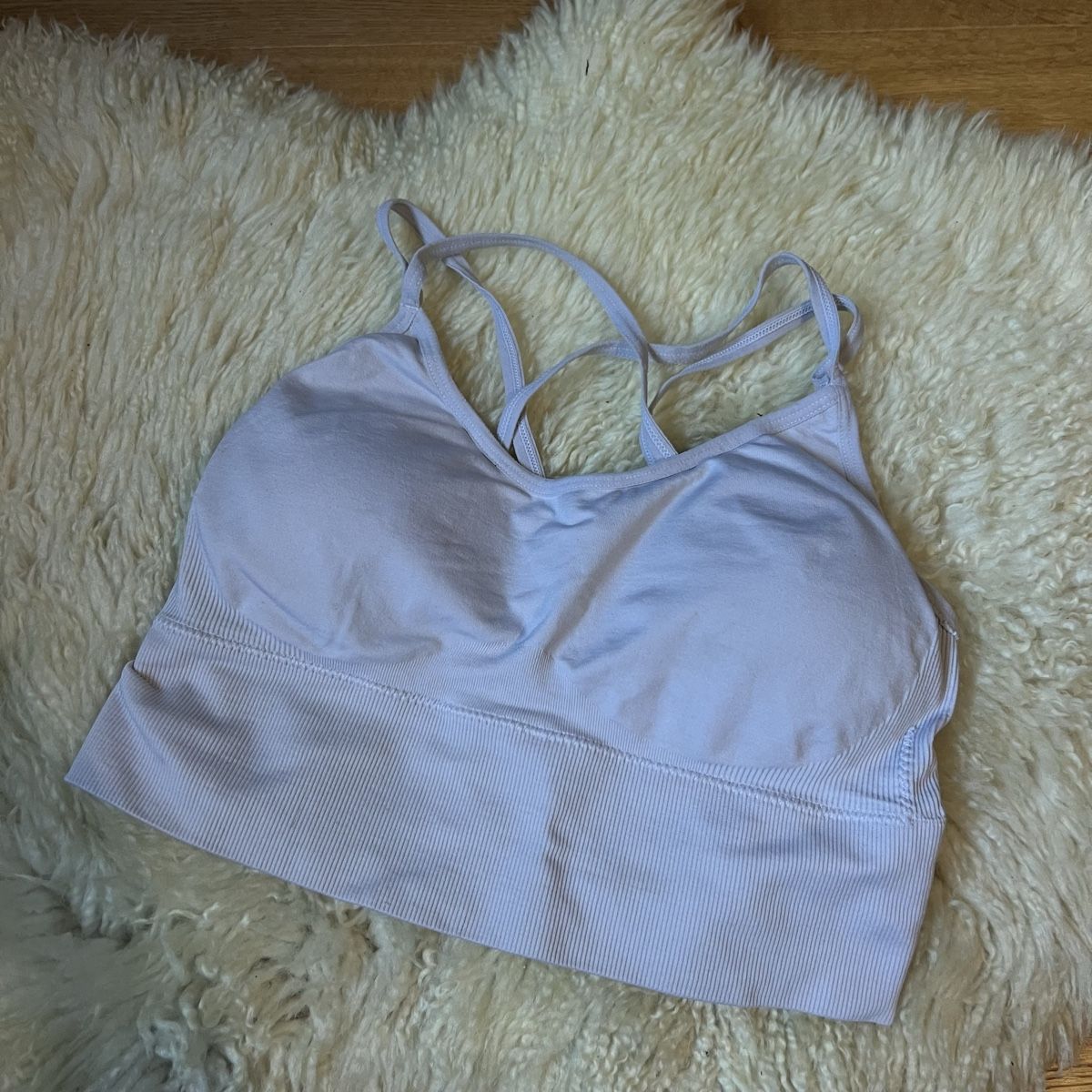 Top: Sport BH Weiss – Nuovo (secondo la descrizione) da Chur venduto da noe_mh8b