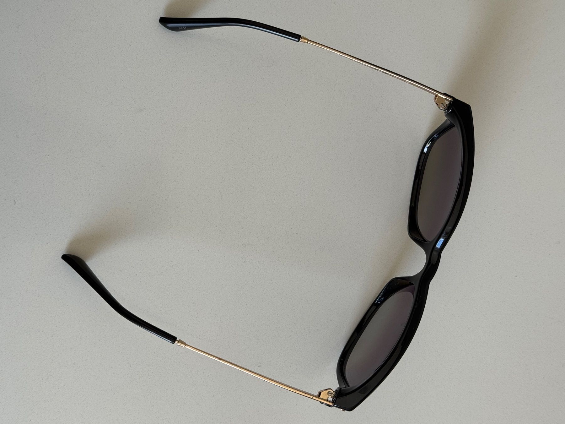 Guess Occhiali & Lenti: Guess Sonnenbrille schwarz – Usato da Zürich venduto da sel_w5sd 4