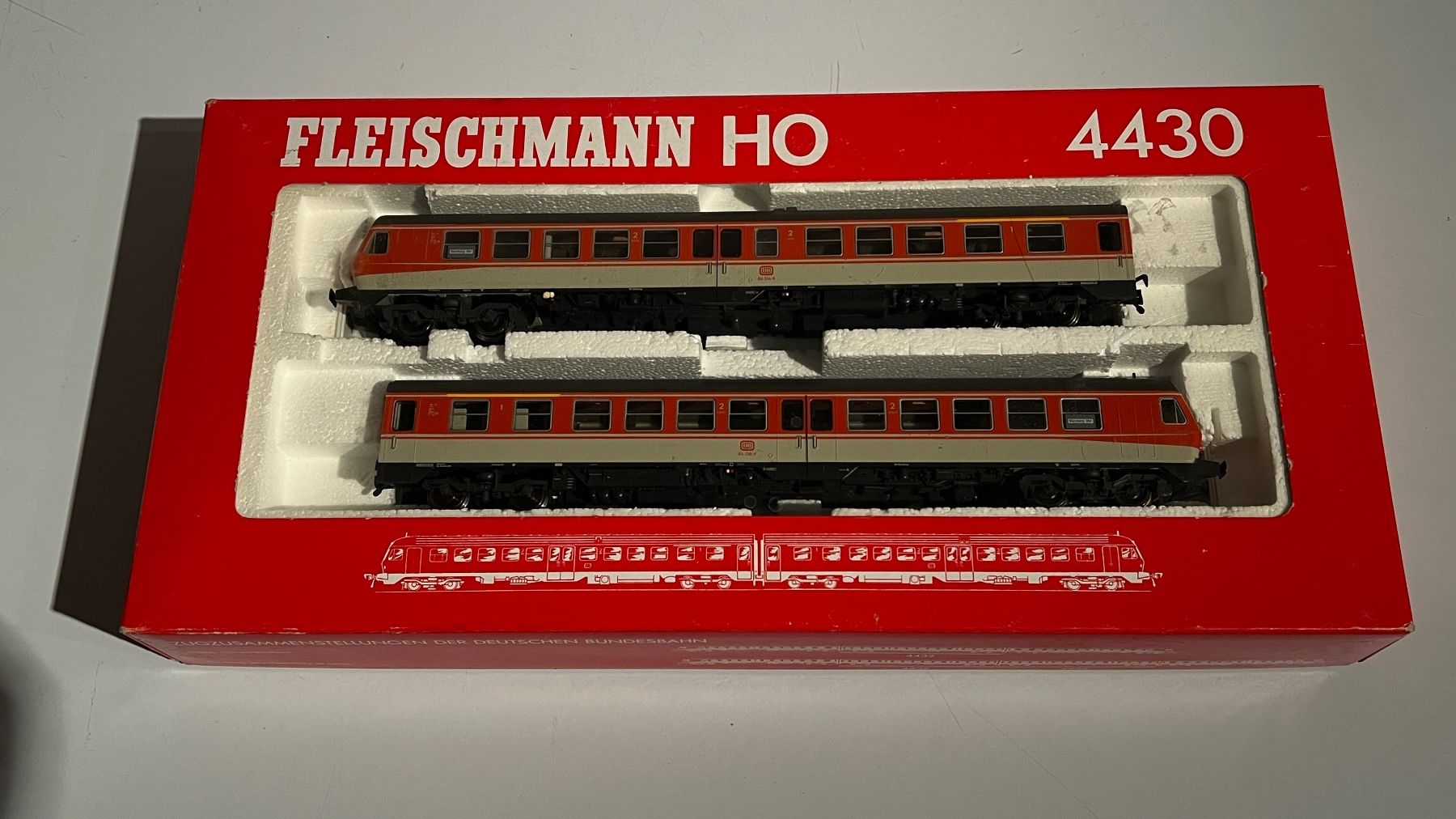 Fleischmann Modelleisenbahnen: Fleischmann 4430/4432 Pendelzug VT 610 DB H0 DC Eisenbahn – Gebraucht aus Niederurnen von bueKingvest